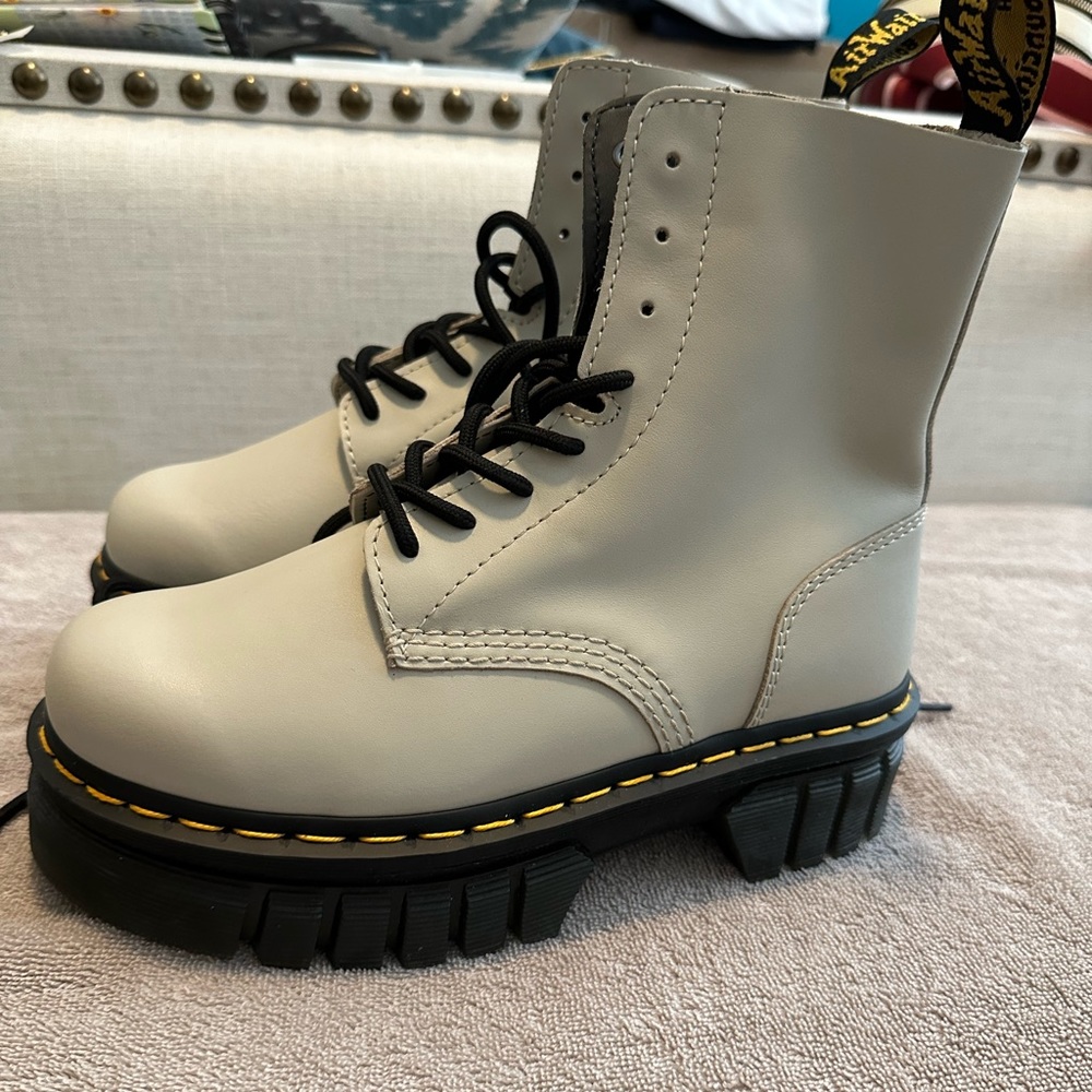 Dr martens boot 💛